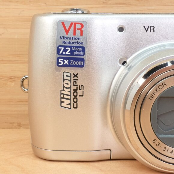 Nikon Coolpix L5 / 7.2MP Camera / 5x Zoom / VR Stabilized / Compact Digital - Picture 3 of 7